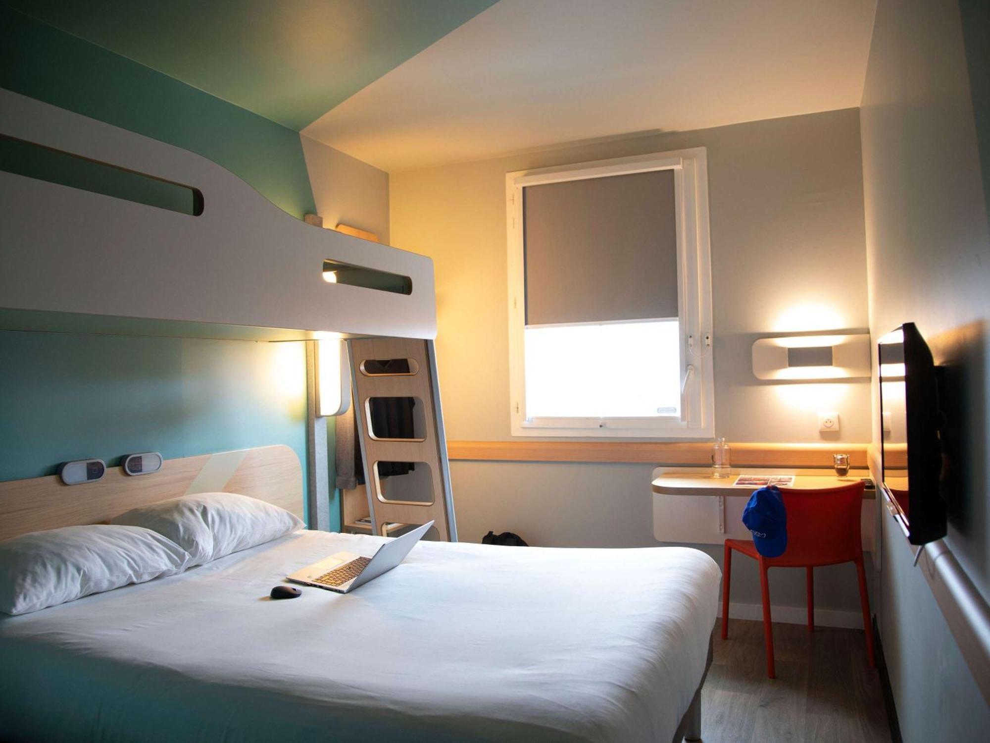 Ibis Budget Saint Quentin Yvelines - Velodrome Montigny-le-Bretonneux Exterior photo