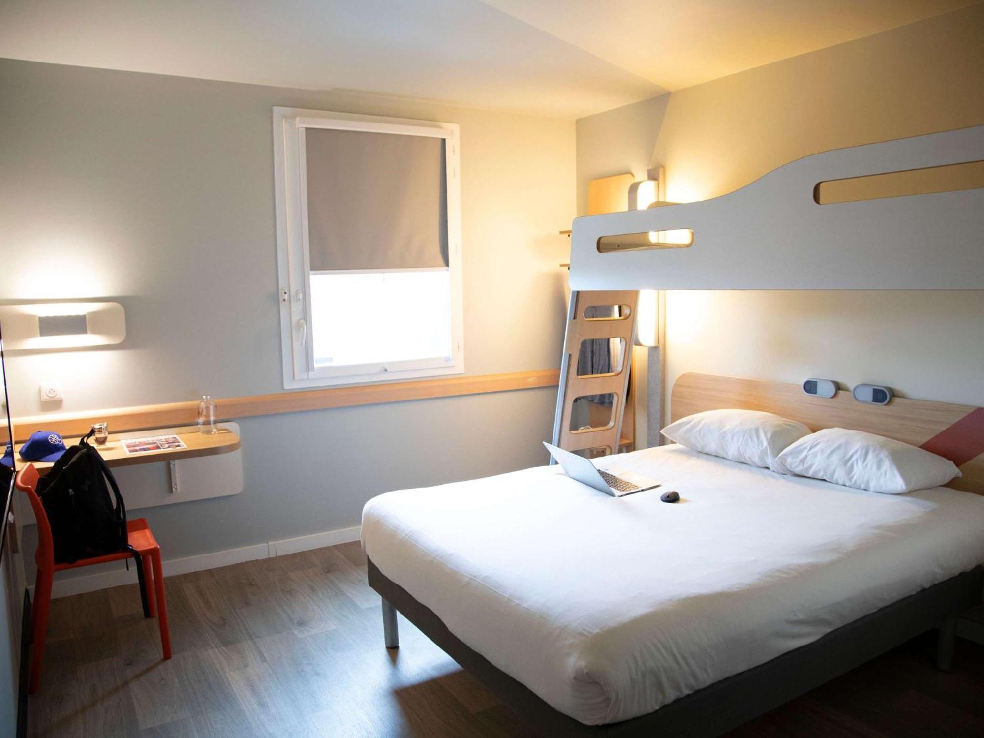Ibis Budget Saint Quentin Yvelines - Velodrome Montigny-le-Bretonneux Exterior photo